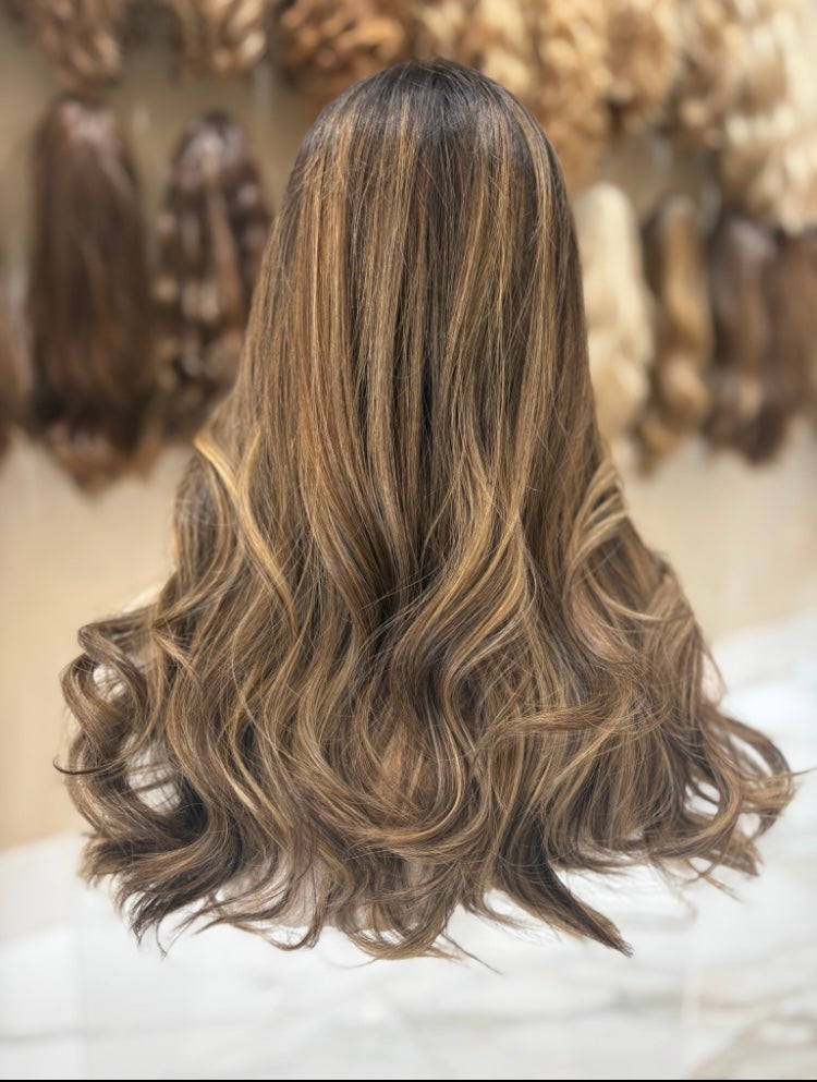 #6/8/12  - 22'' V.EUR LACETOP WIG