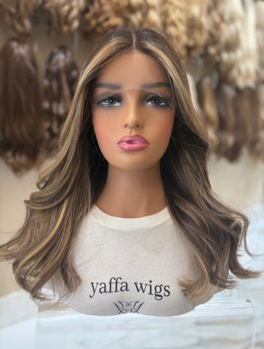 #6/8/12  - 22'' V.EUR LACETOP WIG